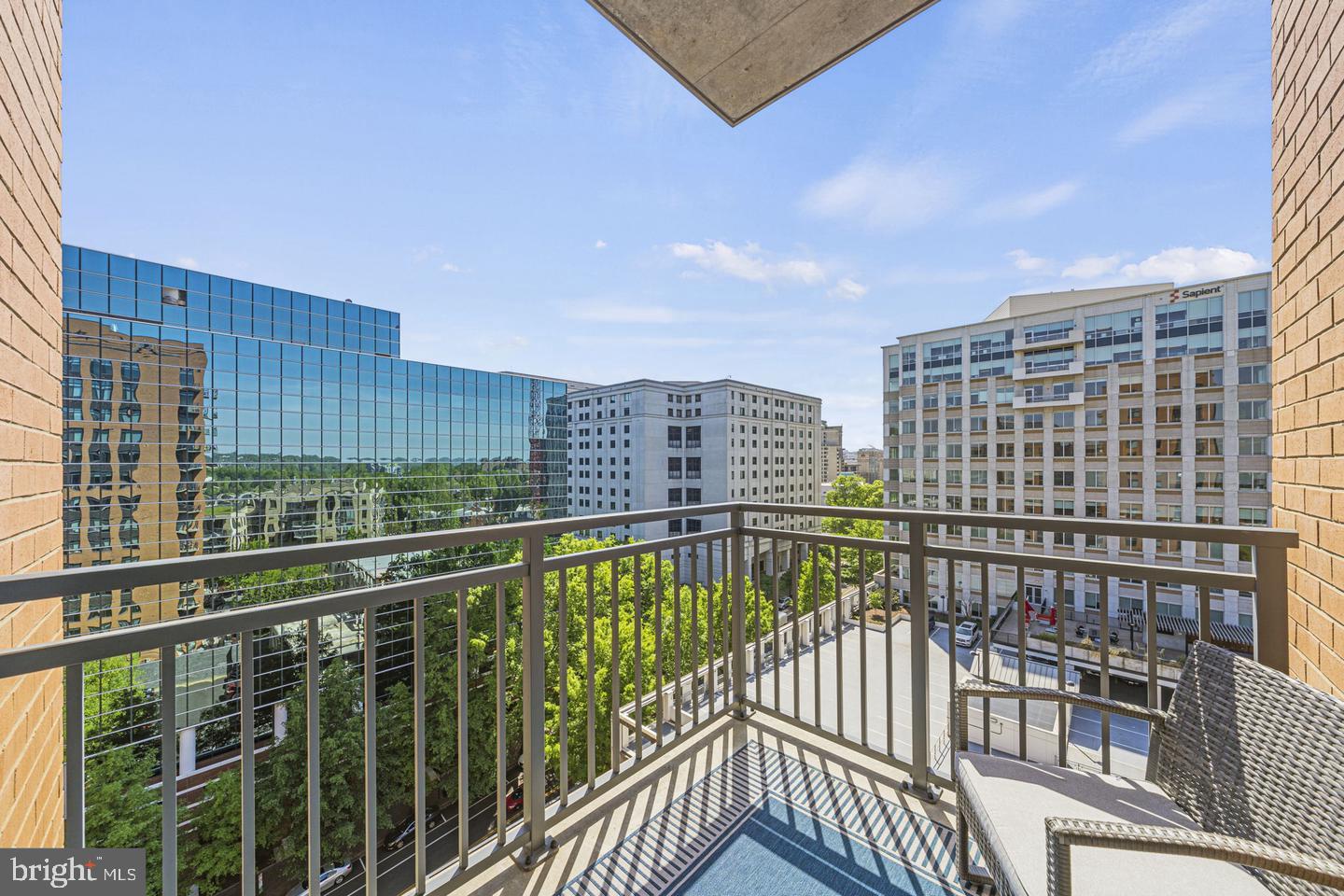 COURTHOUSE - Residential Lease