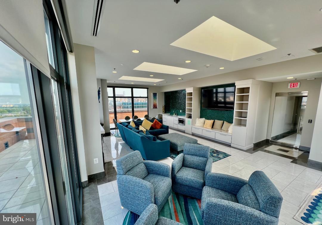 COURTHOUSE - Residential Lease