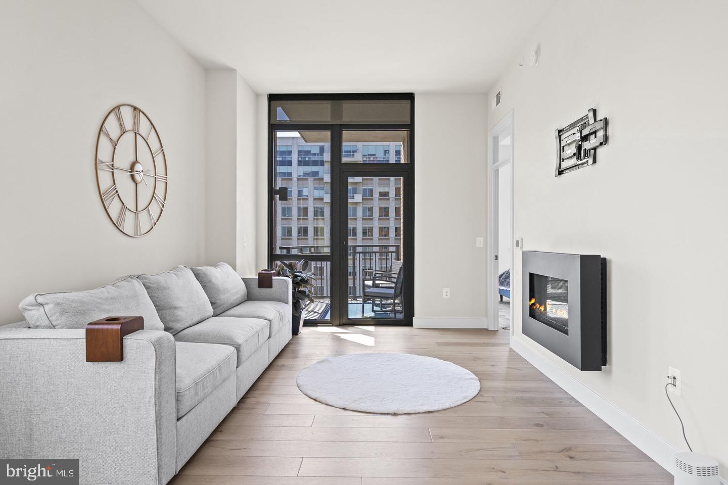 COURTHOUSE - Residential Lease