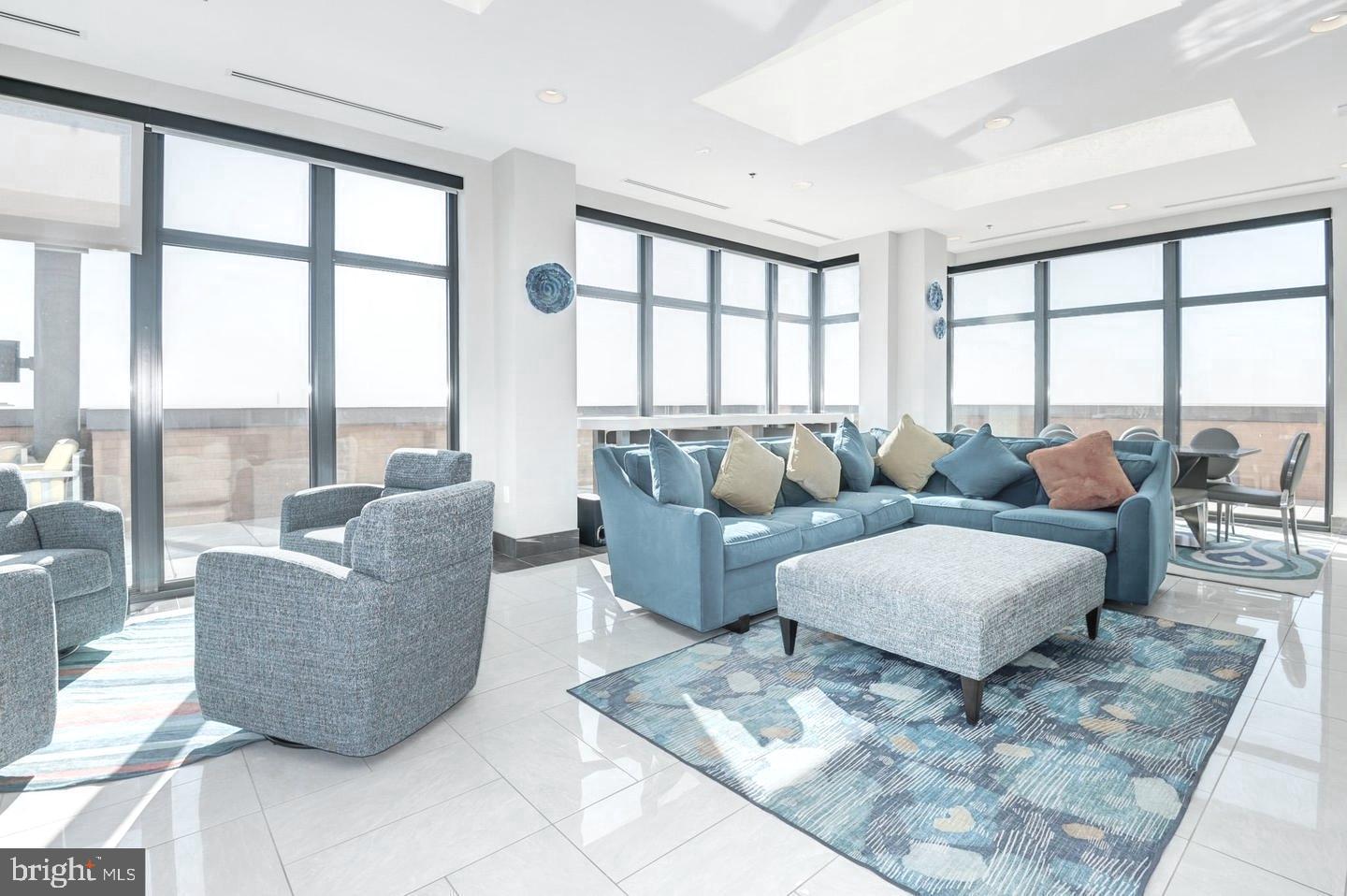 COURTHOUSE - Residential Lease