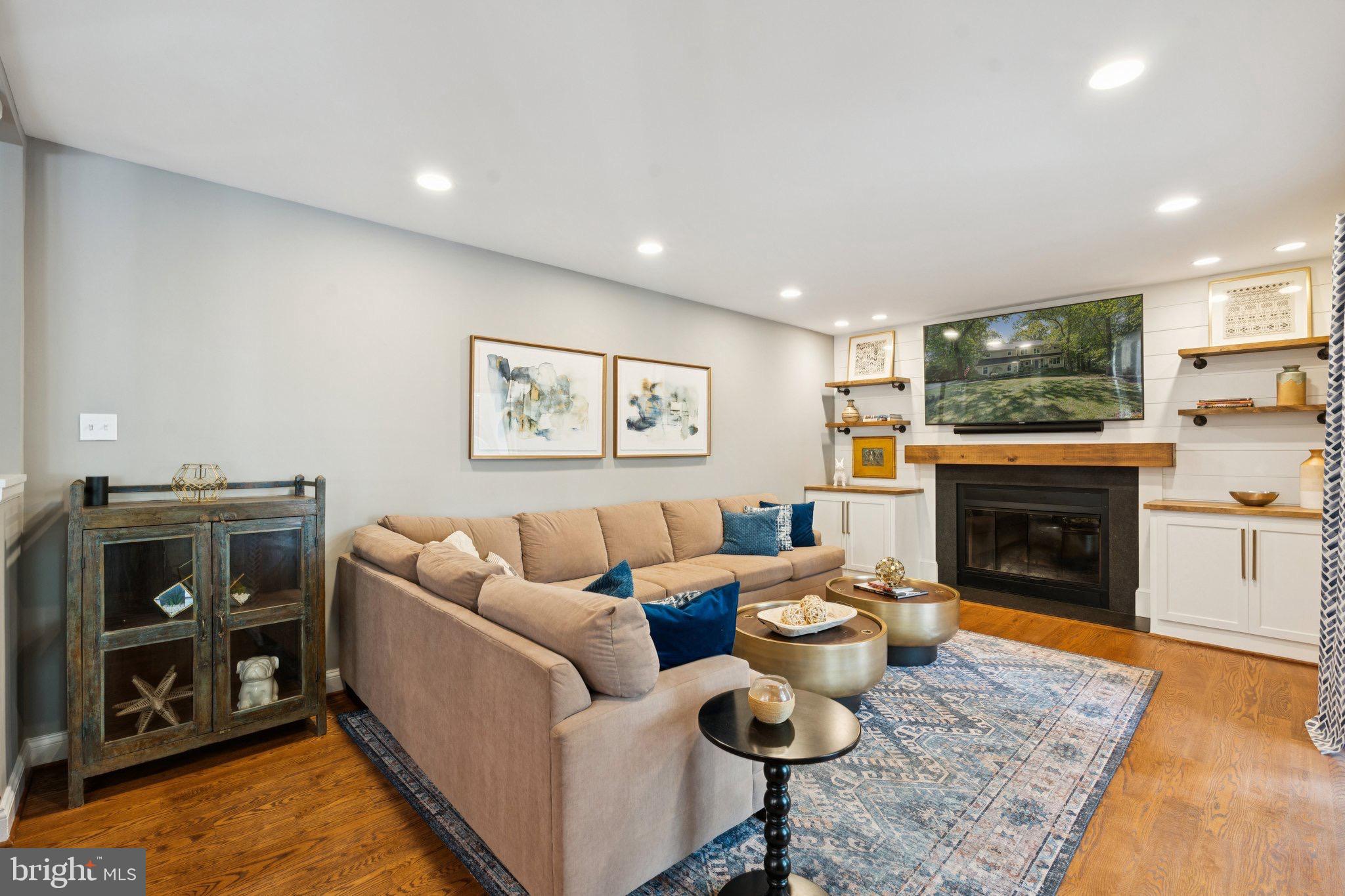 DARNESTOWN OUTSIDE - Residential