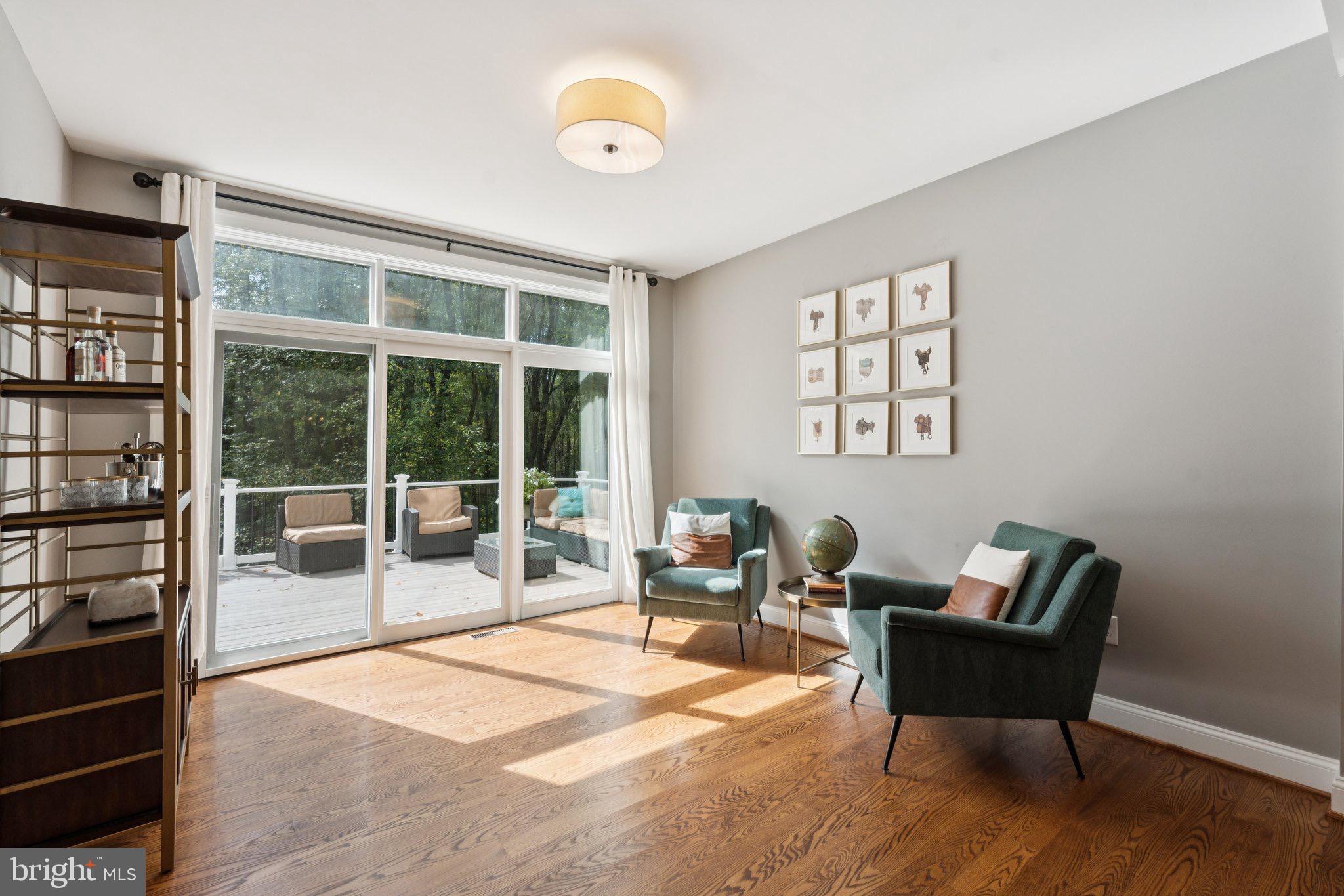 DARNESTOWN OUTSIDE - Residential