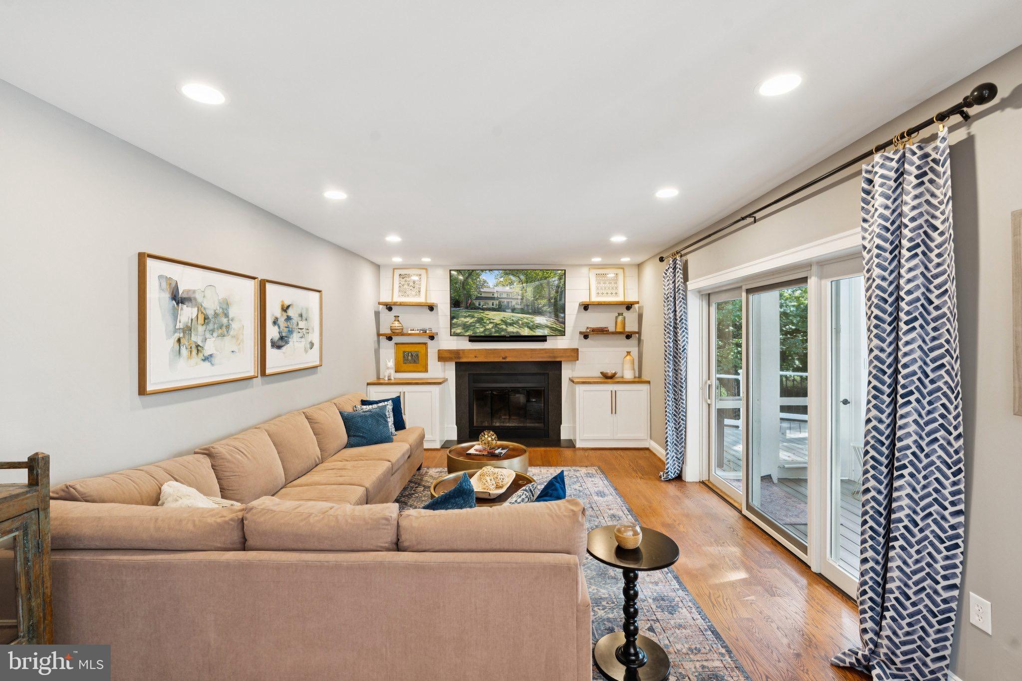 DARNESTOWN OUTSIDE - Residential