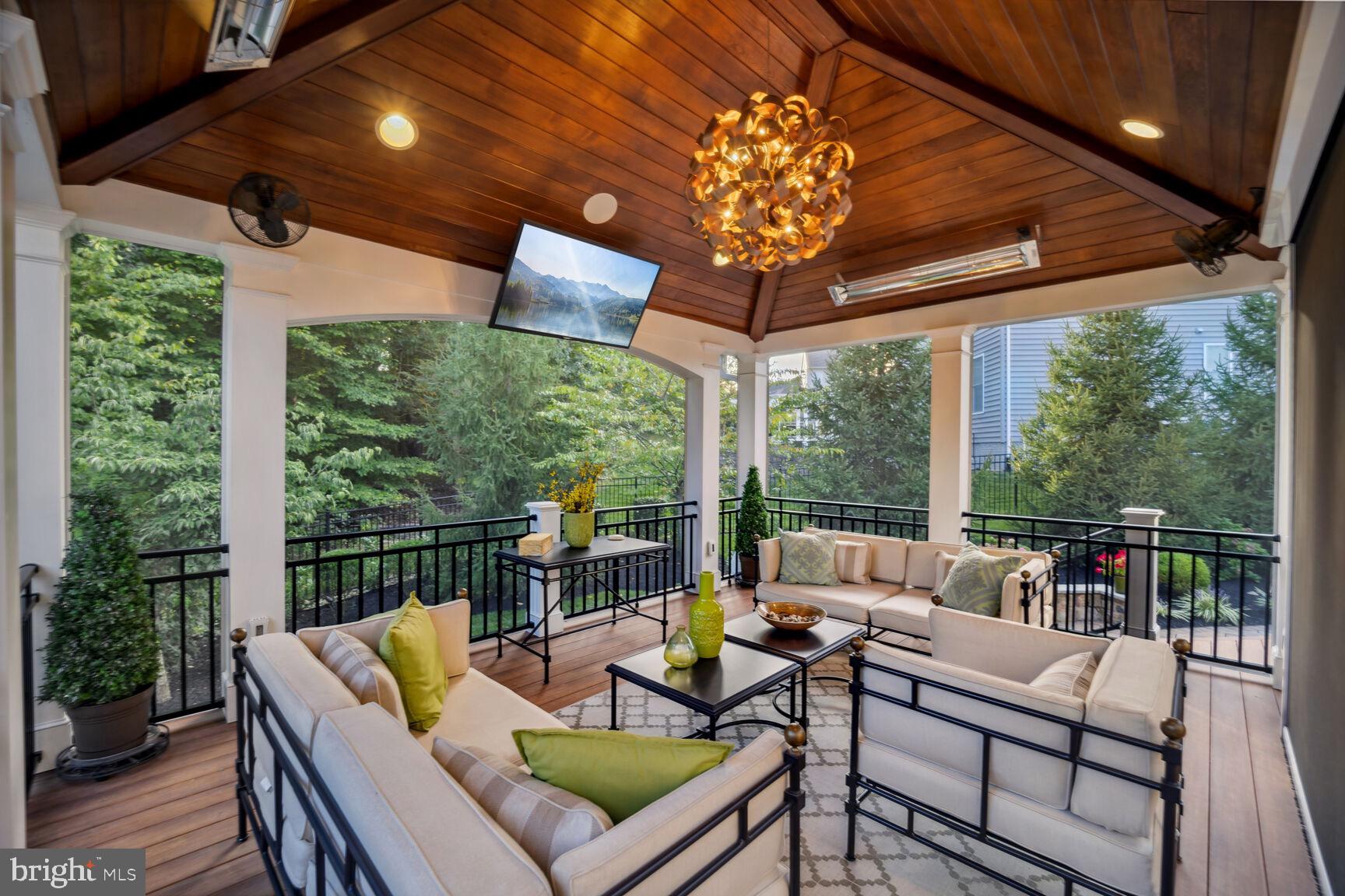 OAK CREEK CLUB - Residential