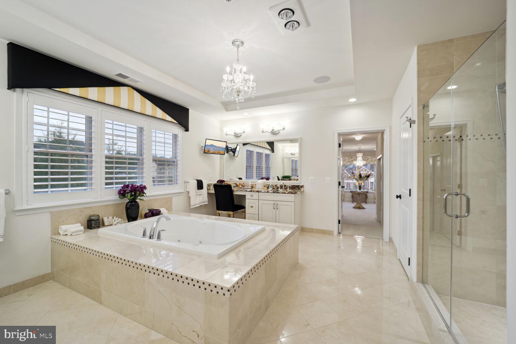 OAK CREEK CLUB - Residential