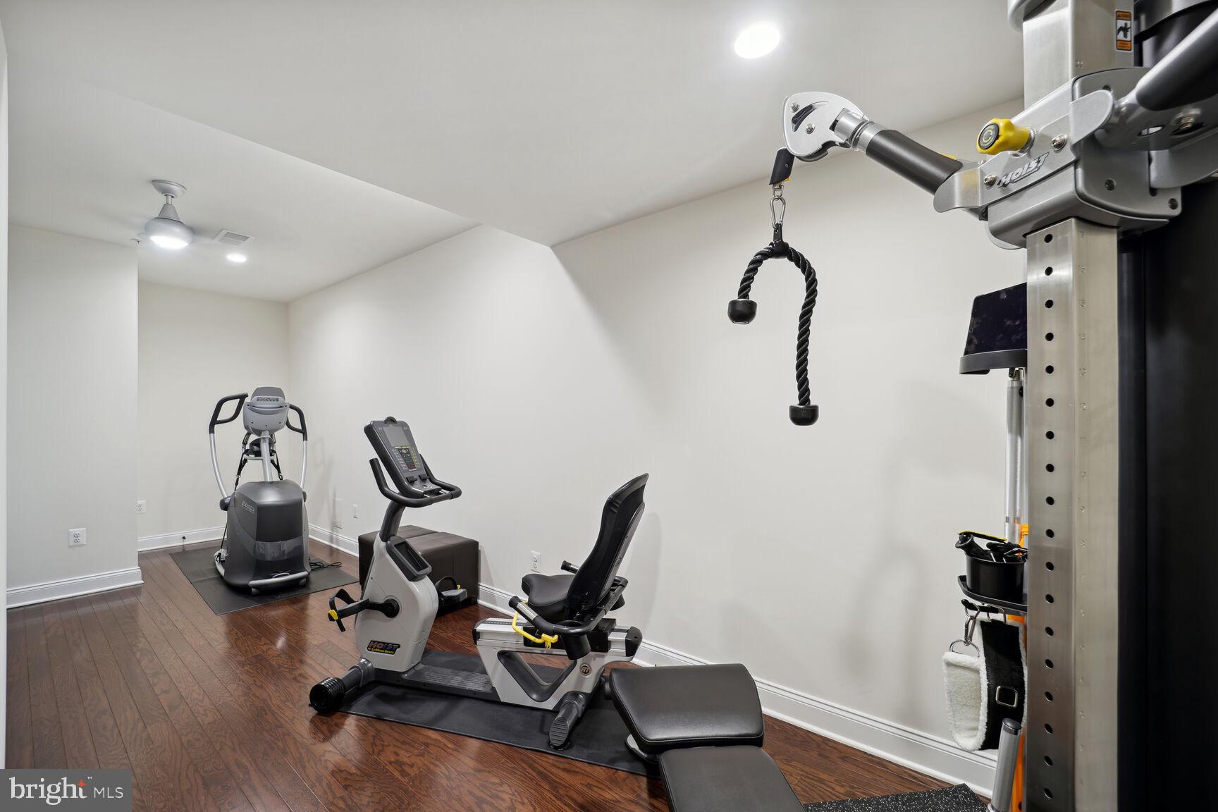 OAK CREEK CLUB - Residential