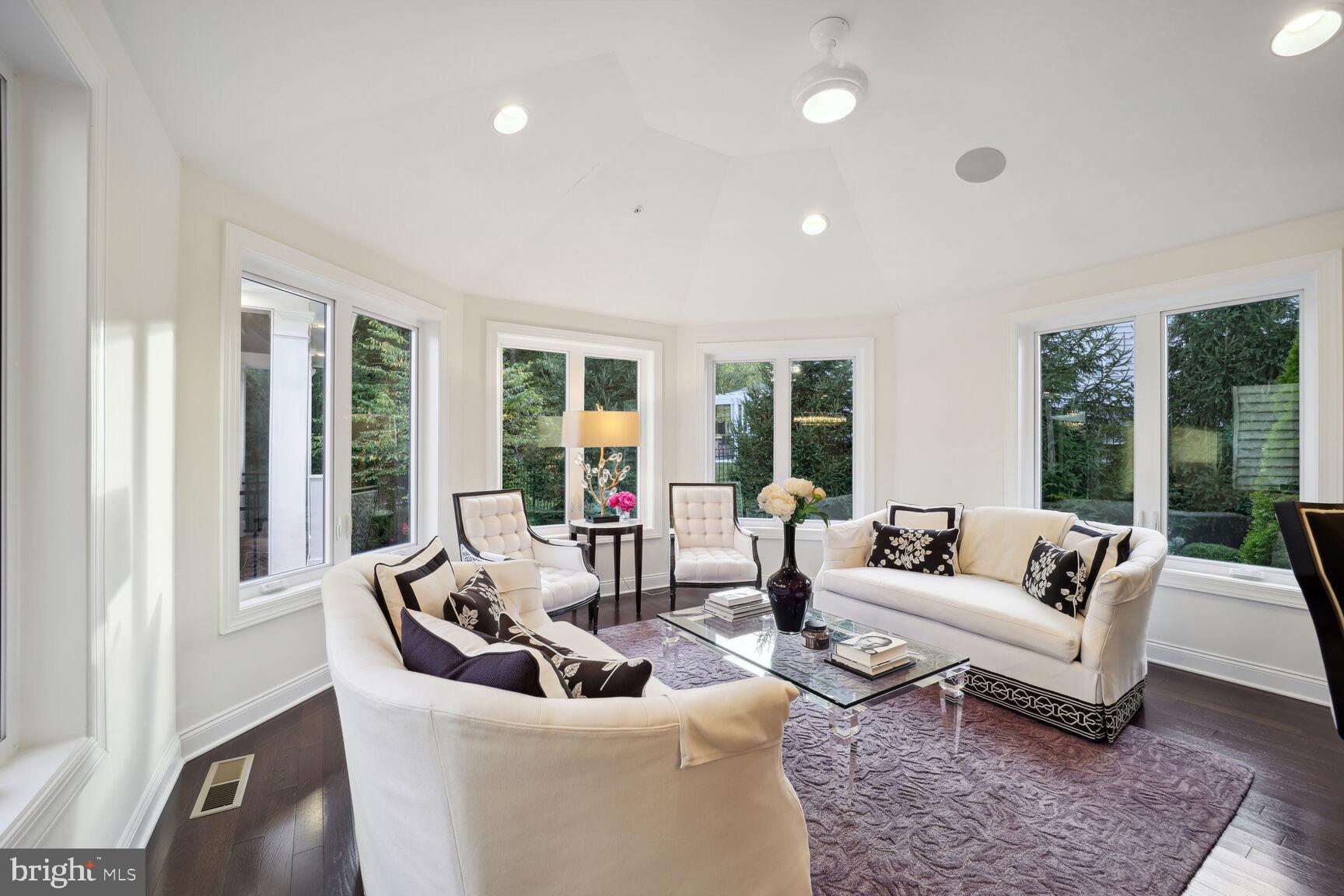 OAK CREEK CLUB - Residential