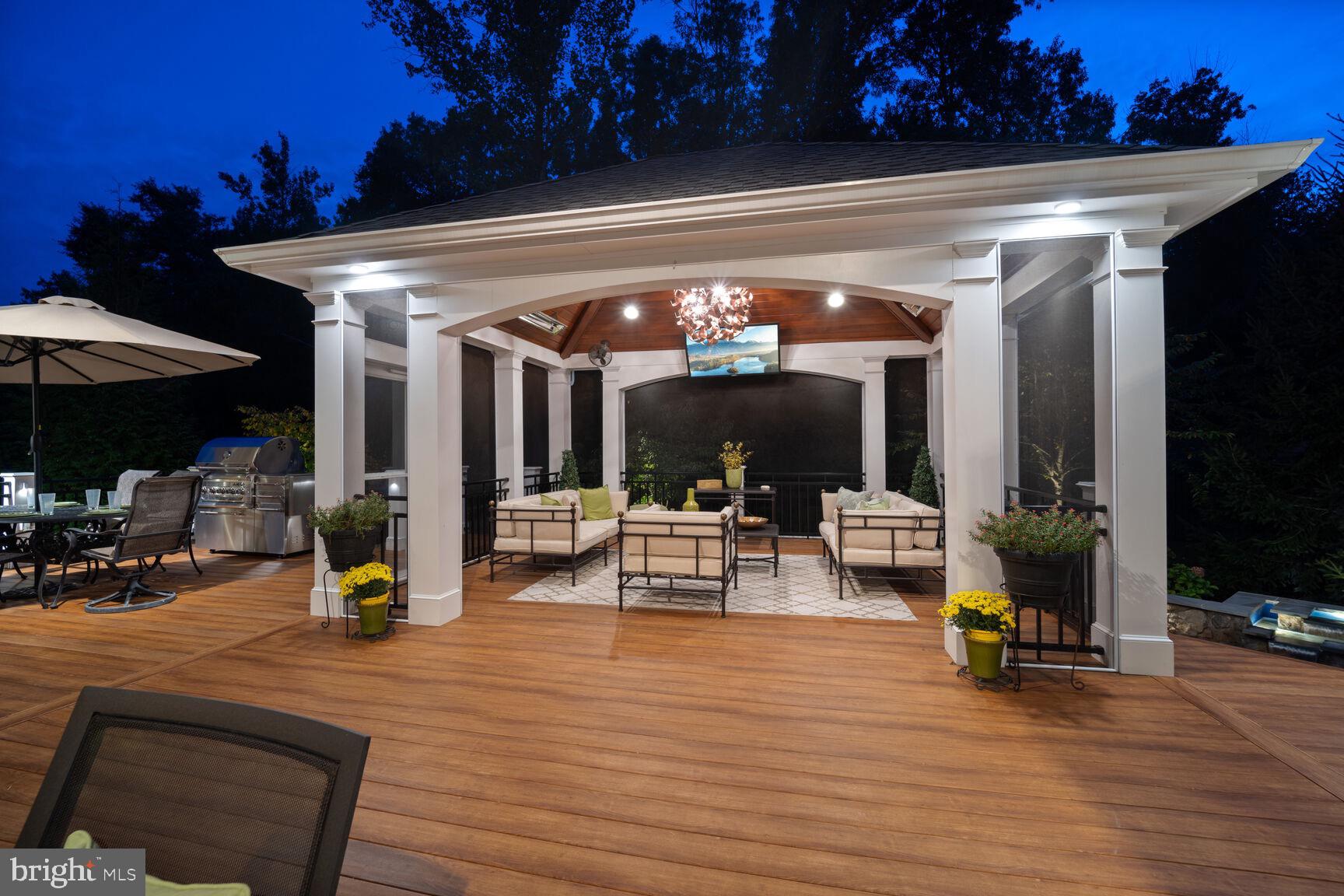 OAK CREEK CLUB - Residential