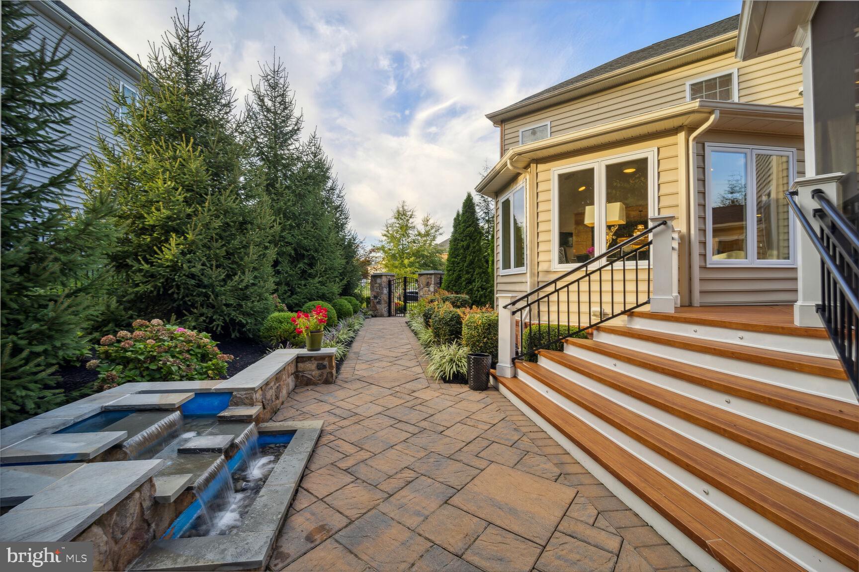 OAK CREEK CLUB - Residential