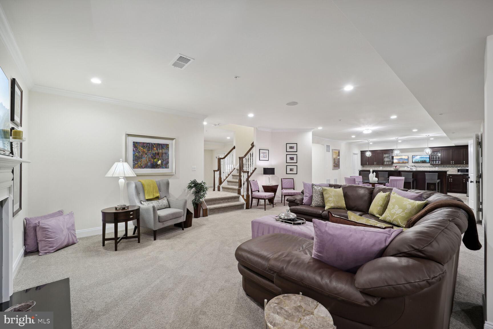 OAK CREEK CLUB - Residential