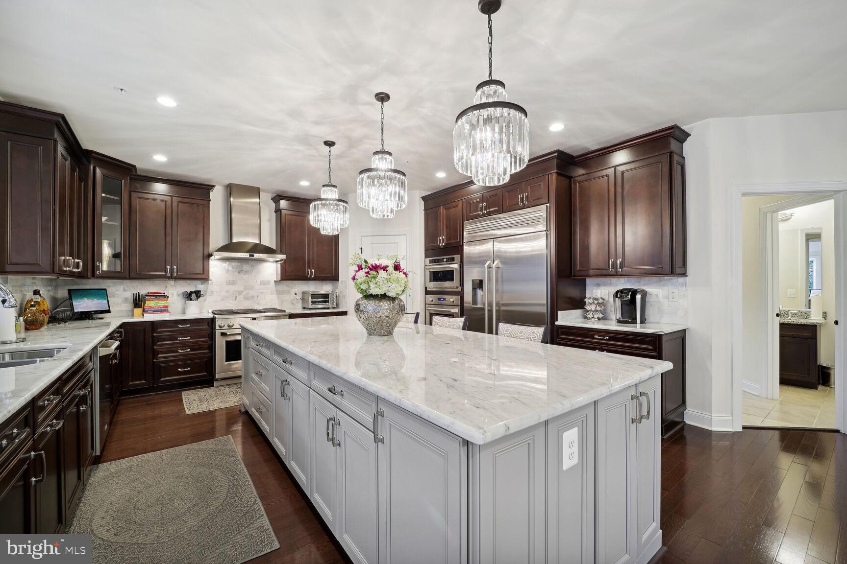 OAK CREEK CLUB - Residential