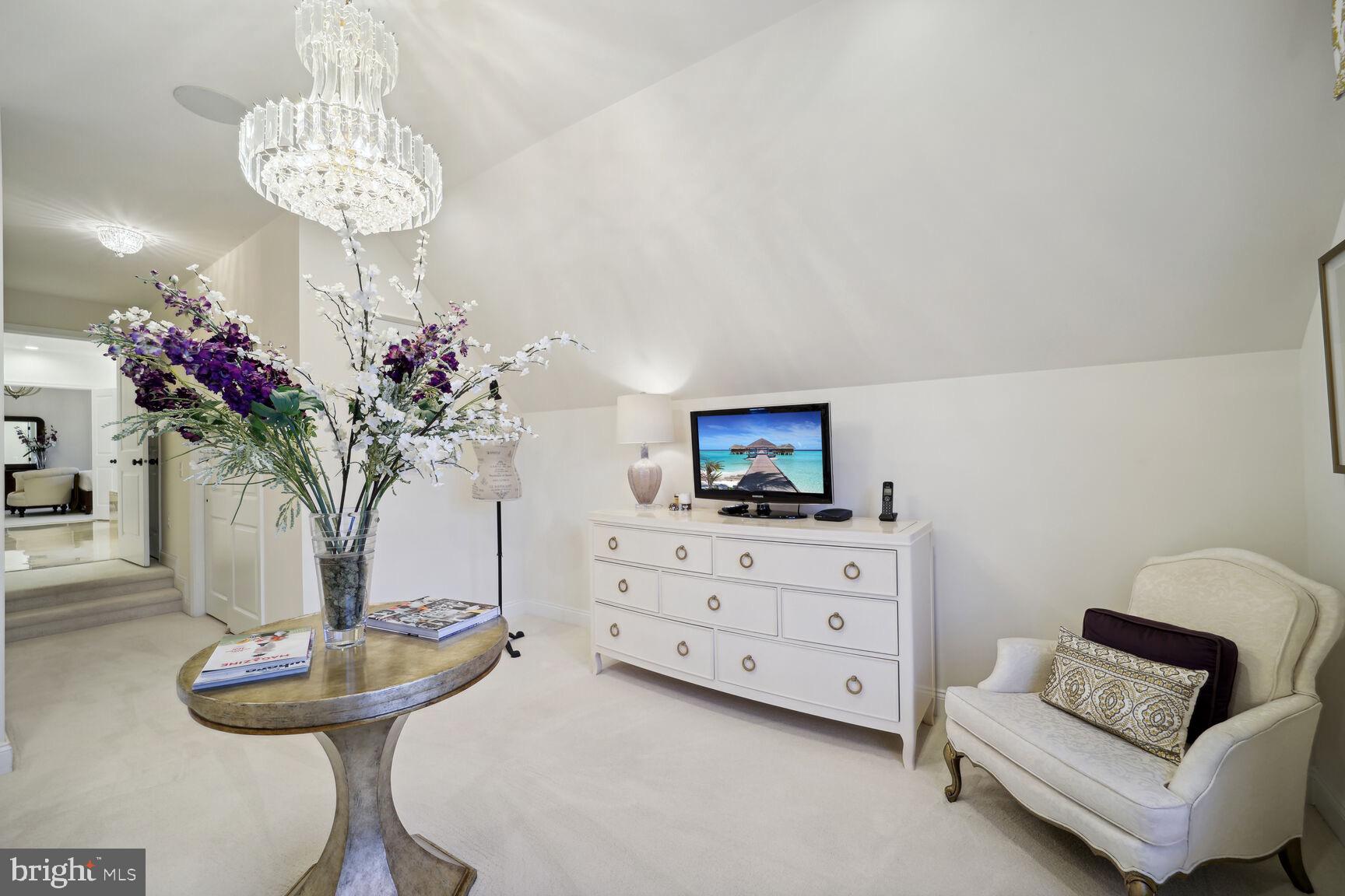 OAK CREEK CLUB - Residential