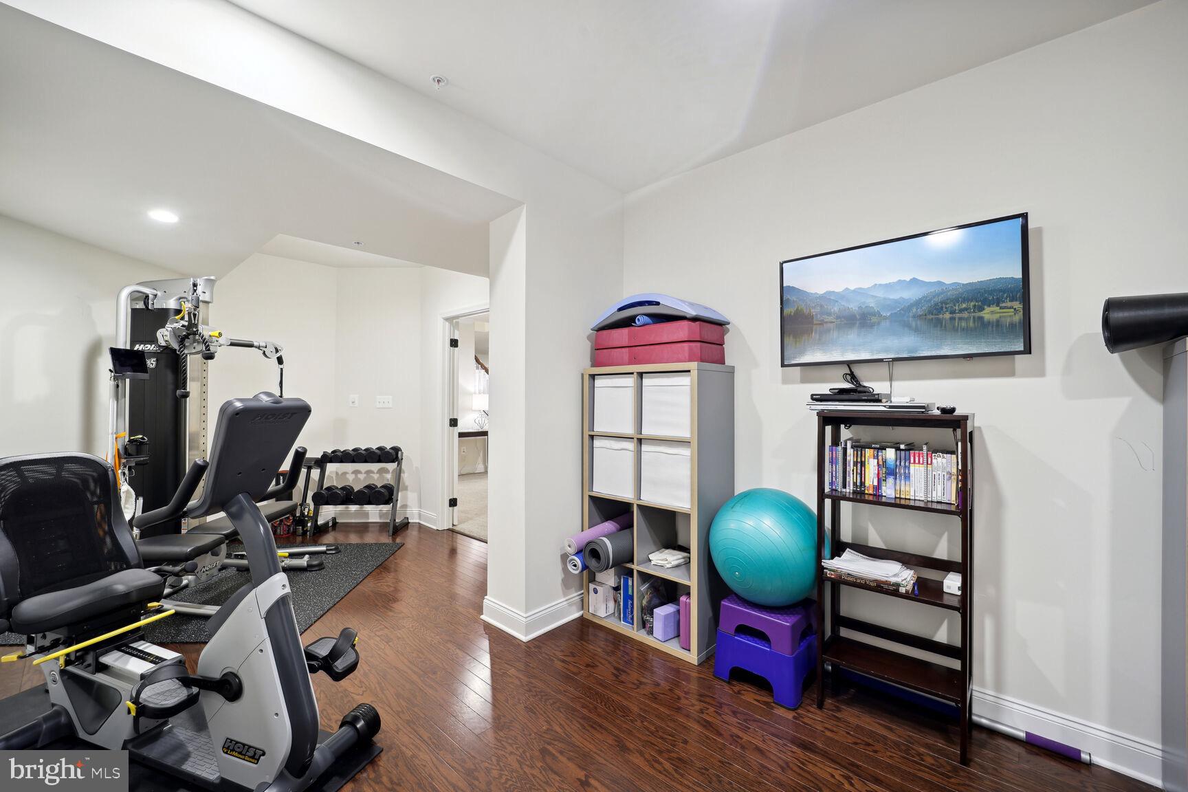 OAK CREEK CLUB - Residential