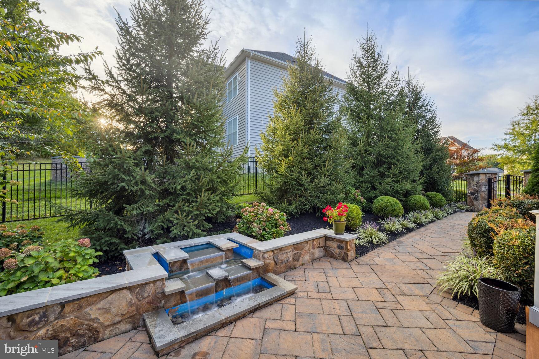 OAK CREEK CLUB - Residential