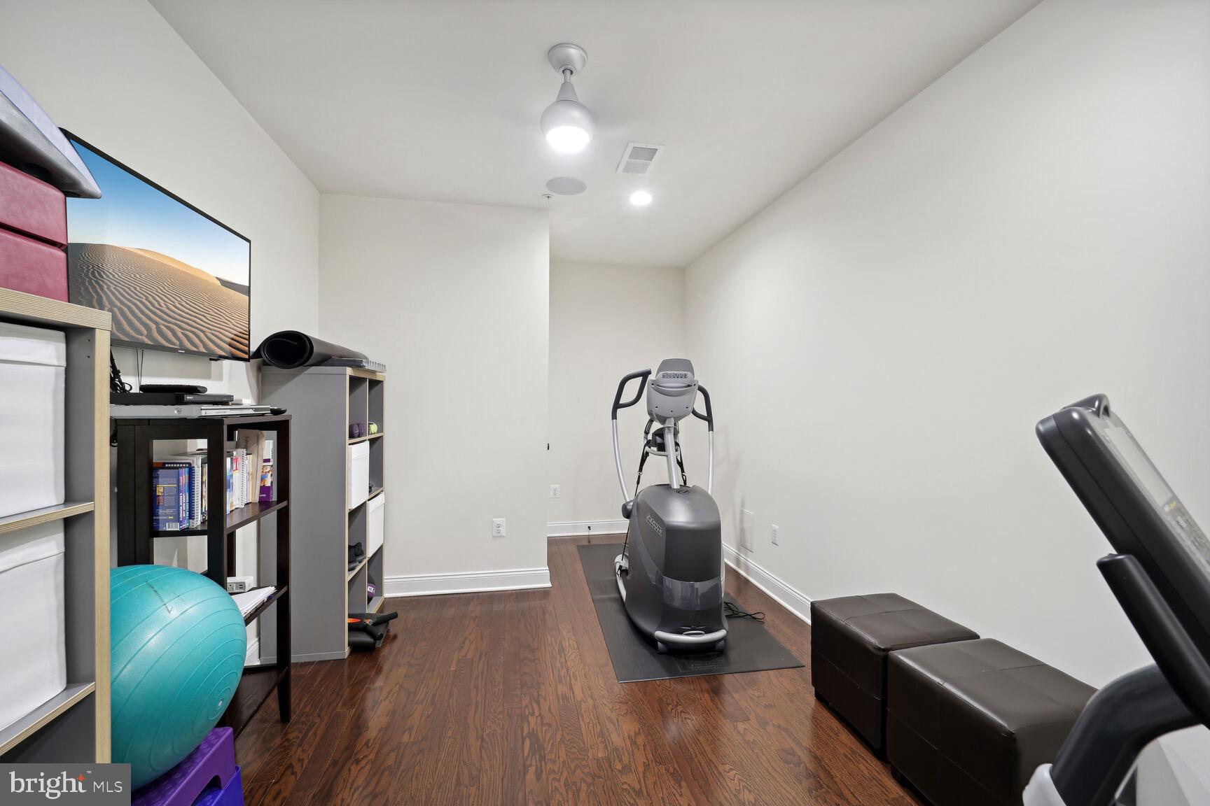 OAK CREEK CLUB - Residential