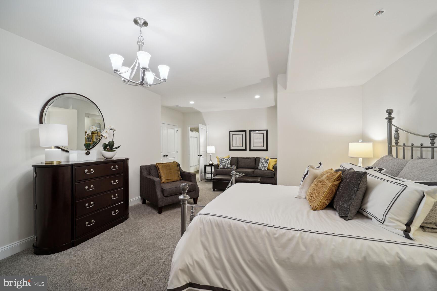 OAK CREEK CLUB - Residential