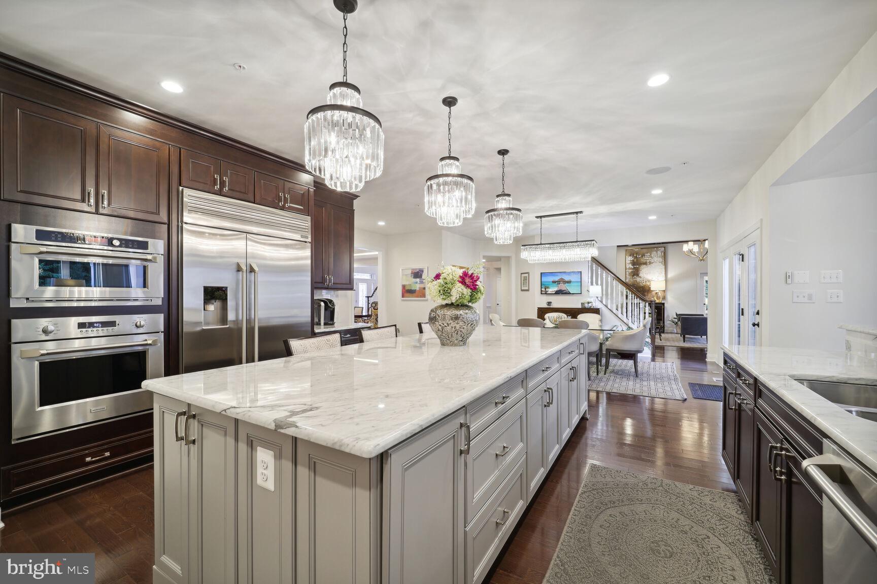 OAK CREEK CLUB - Residential