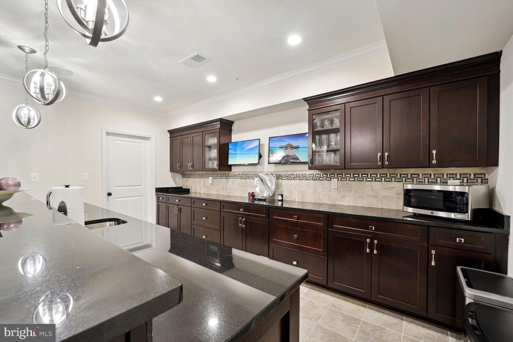 OAK CREEK CLUB - Residential