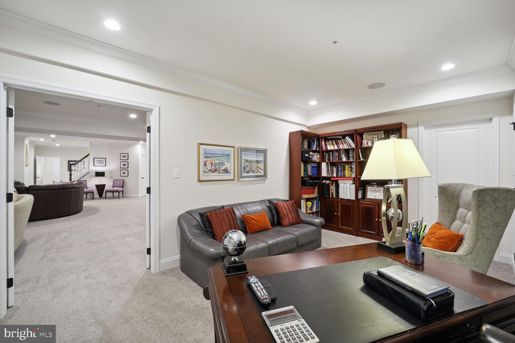 OAK CREEK CLUB - Residential