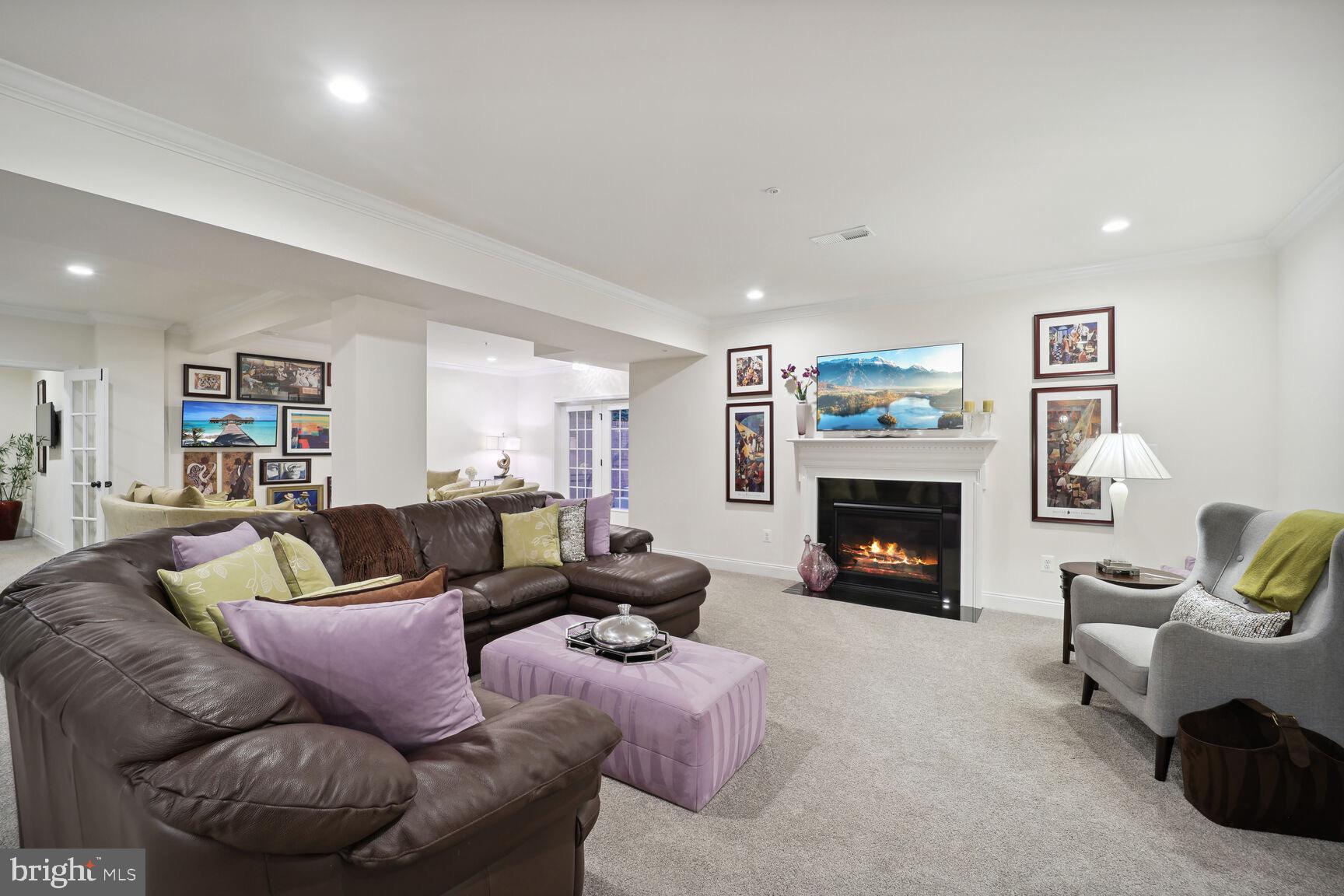 OAK CREEK CLUB - Residential