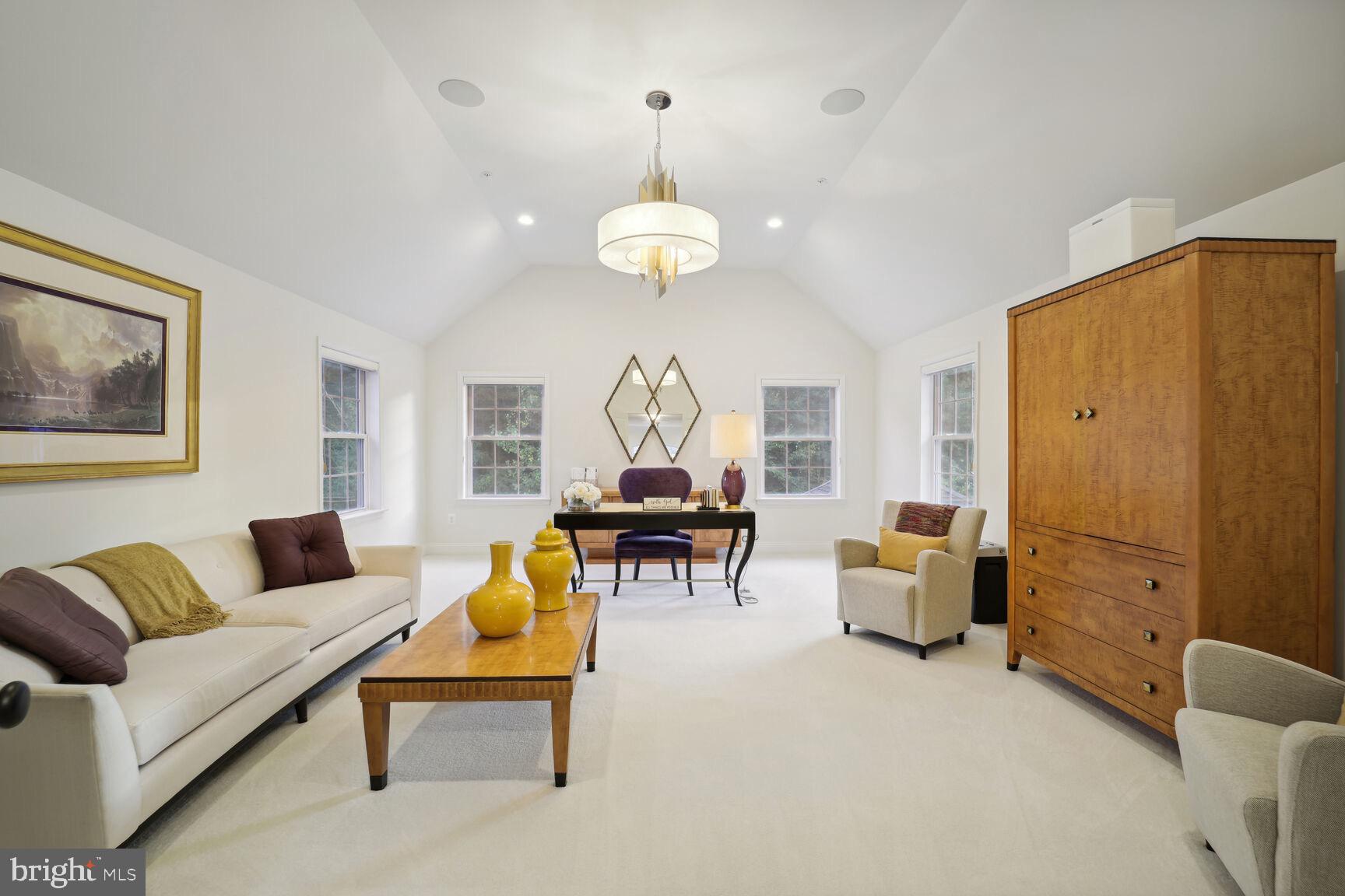 OAK CREEK CLUB - Residential