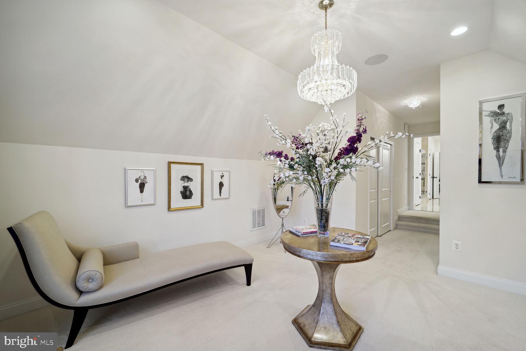 OAK CREEK CLUB - Residential