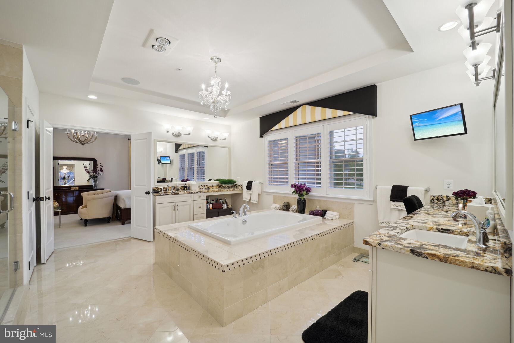 OAK CREEK CLUB - Residential