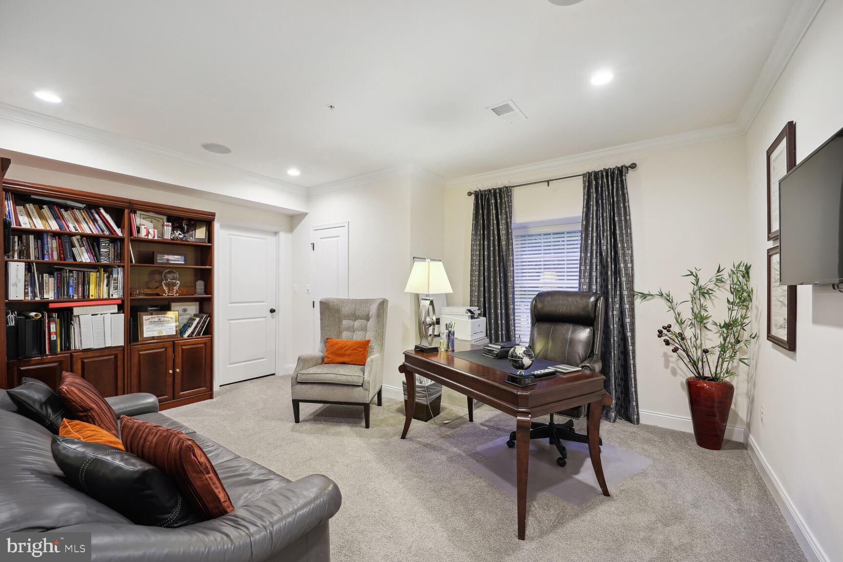 OAK CREEK CLUB - Residential