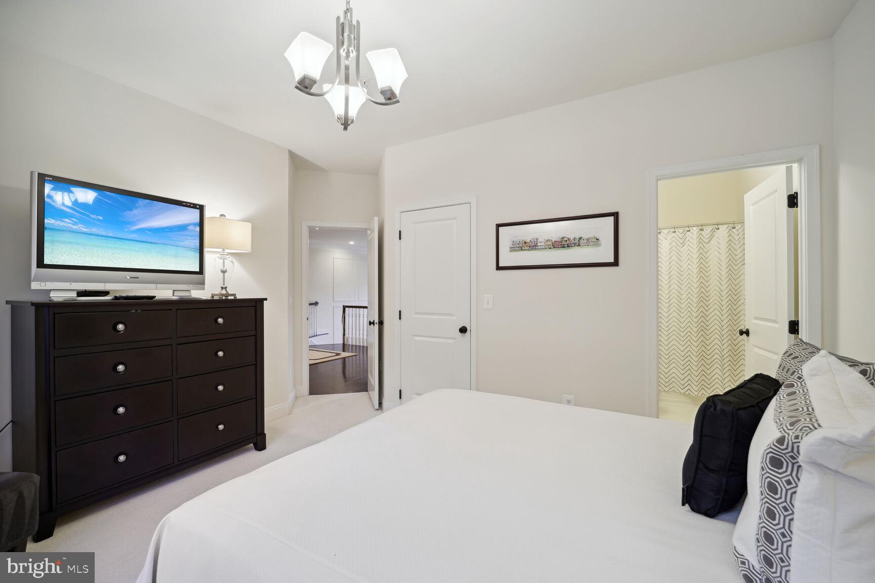 OAK CREEK CLUB - Residential