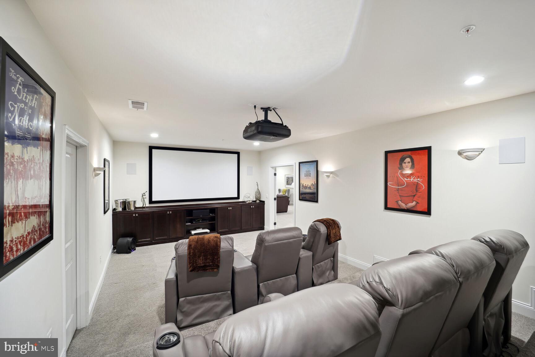 OAK CREEK CLUB - Residential