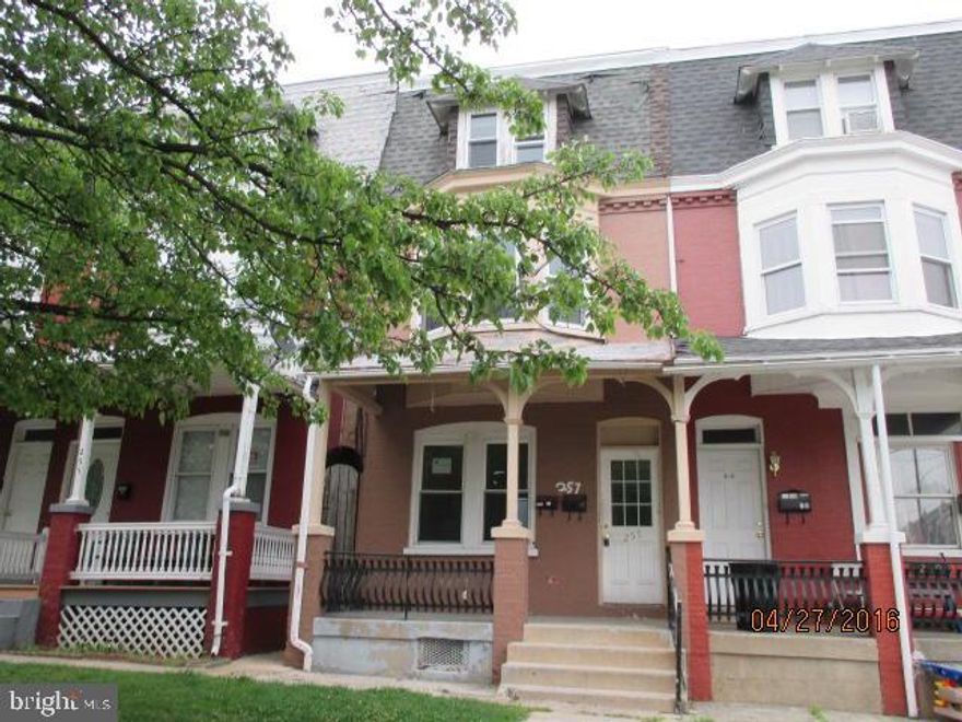 Come and see this 2 family dwelling with a  1 car detached garage. Great opportunity! Call today to schedule a showing