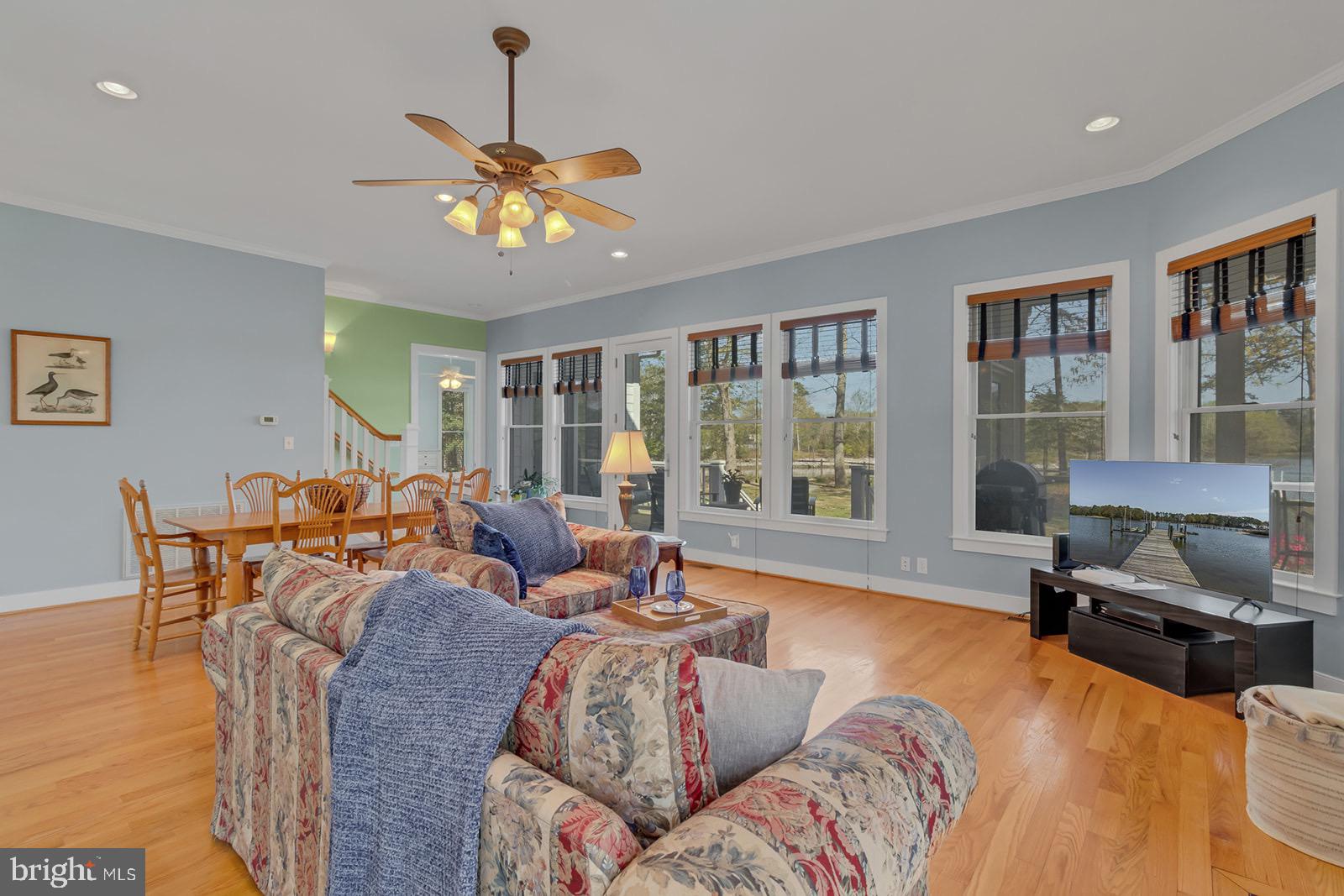 TWIN HARBORS - Residential