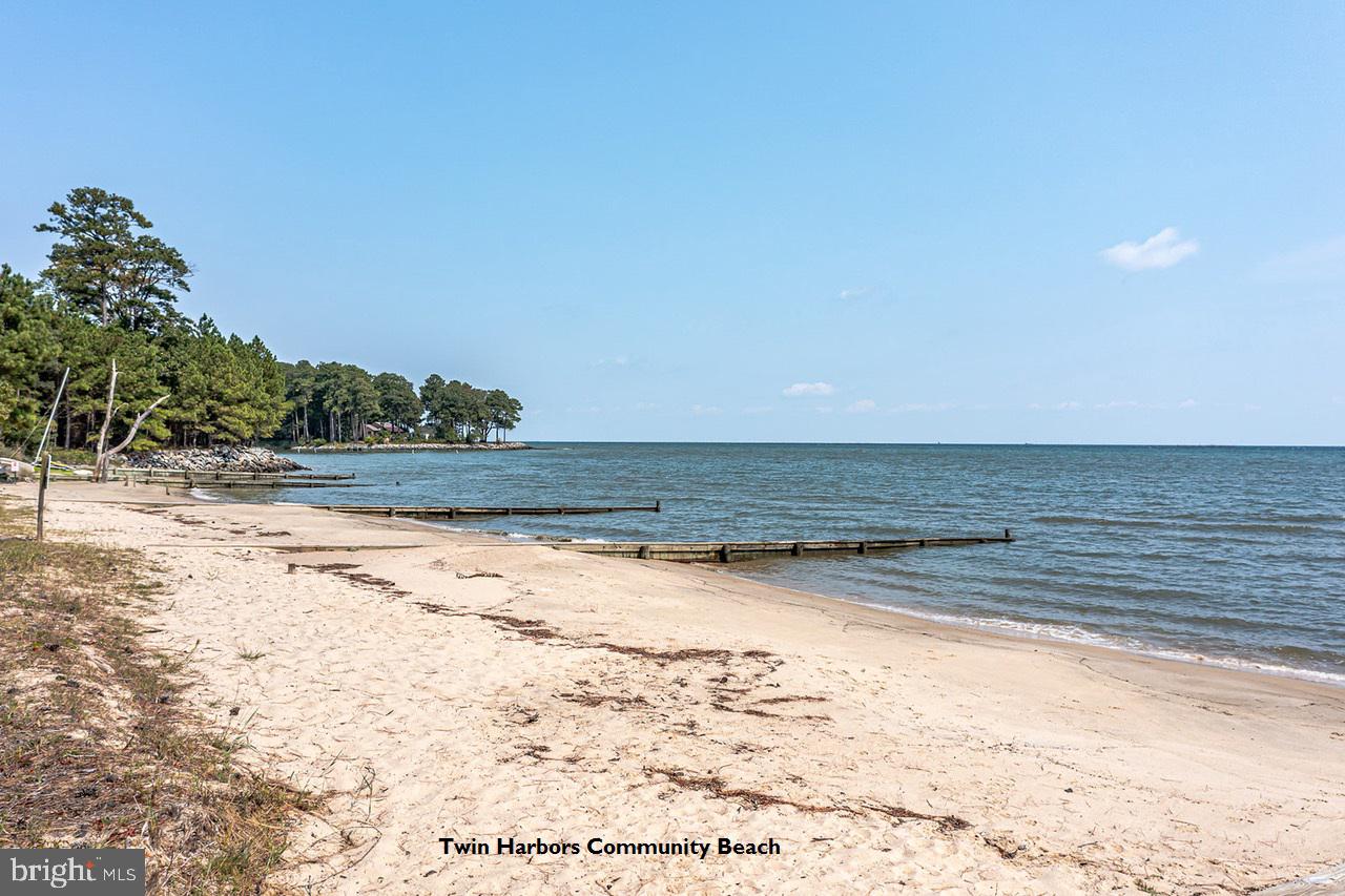 TWIN HARBORS - Residential