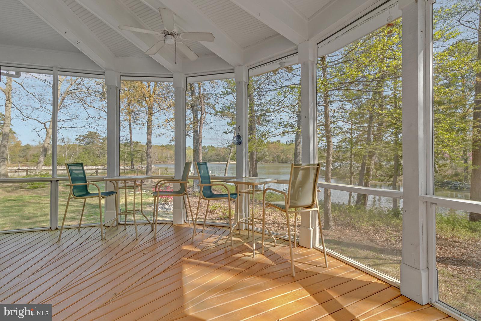 TWIN HARBORS - Residential