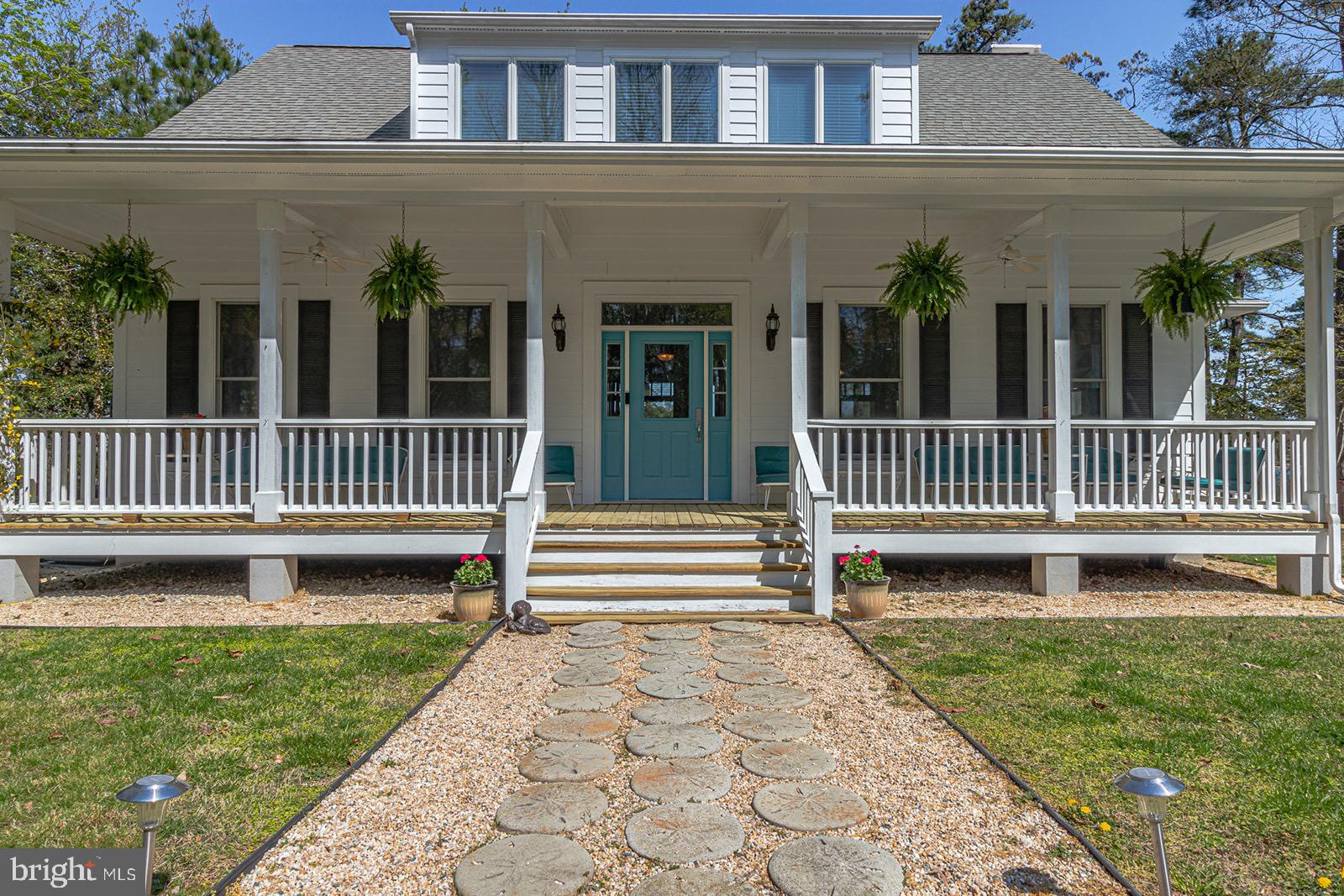 TWIN HARBORS - Residential