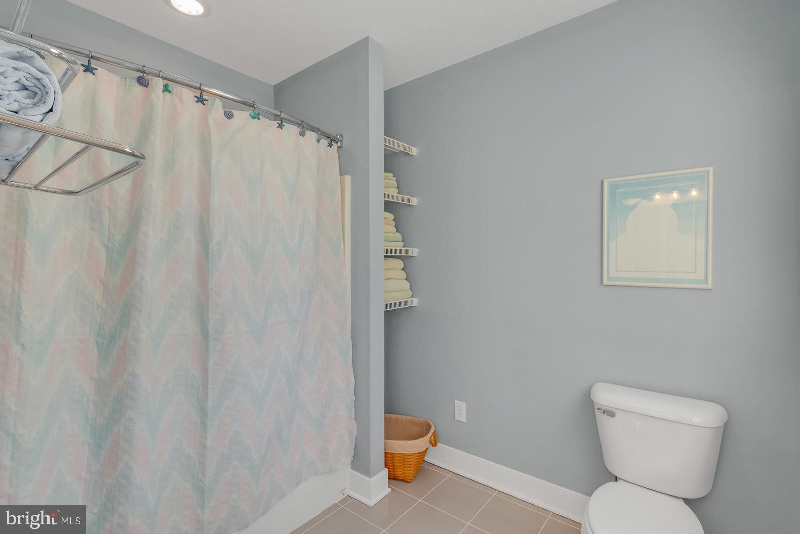 TWIN HARBORS - Residential