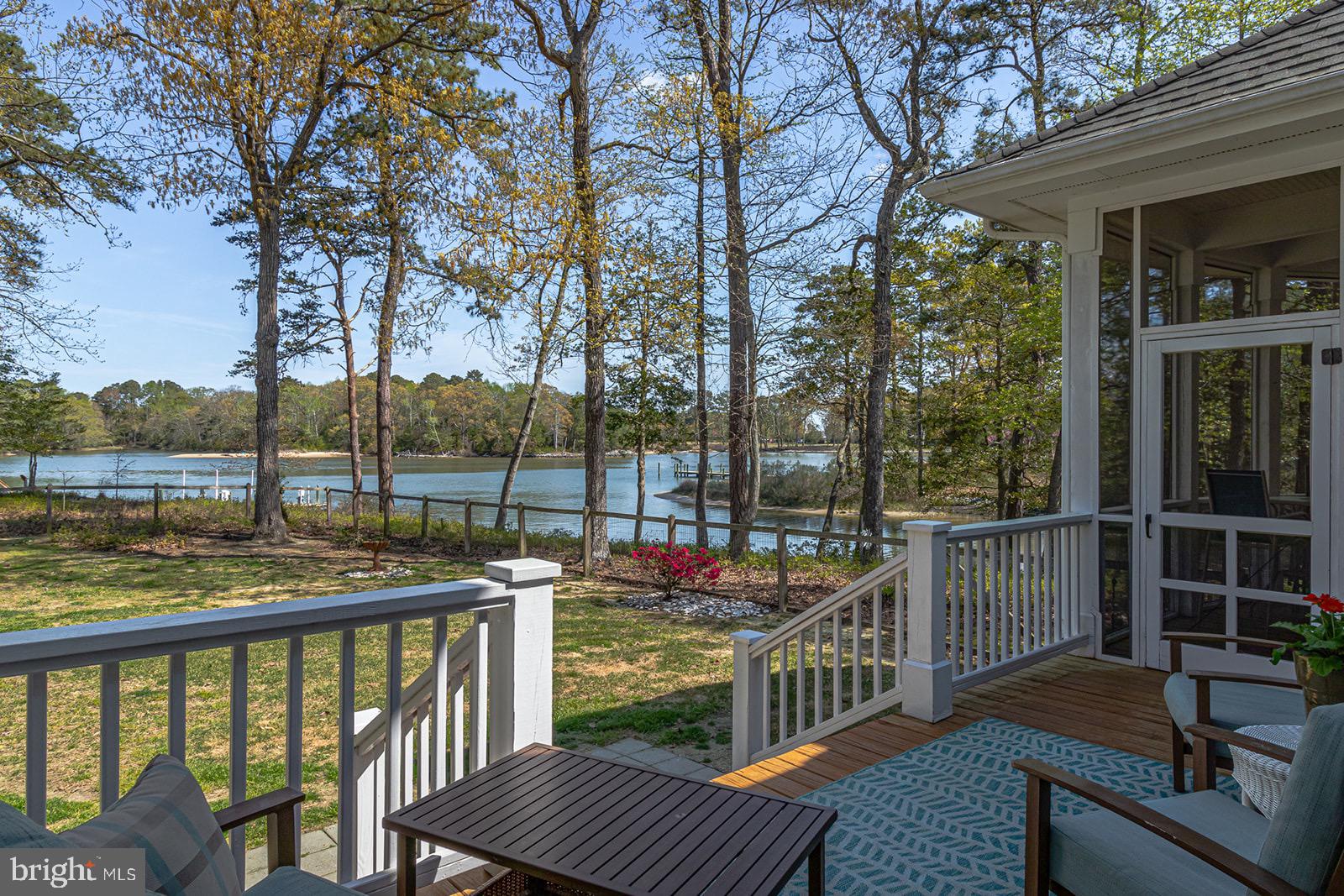 TWIN HARBORS - Residential