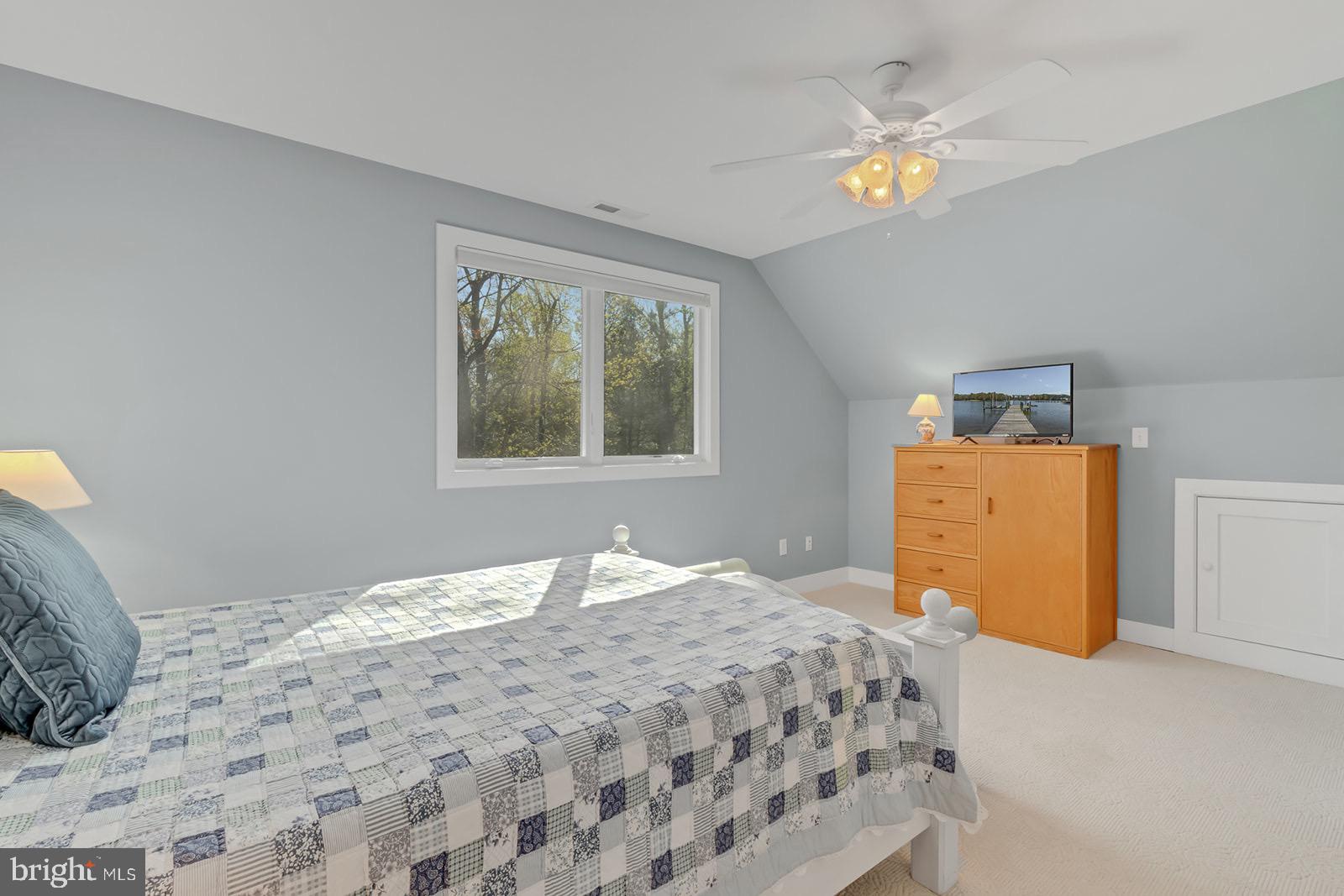 TWIN HARBORS - Residential