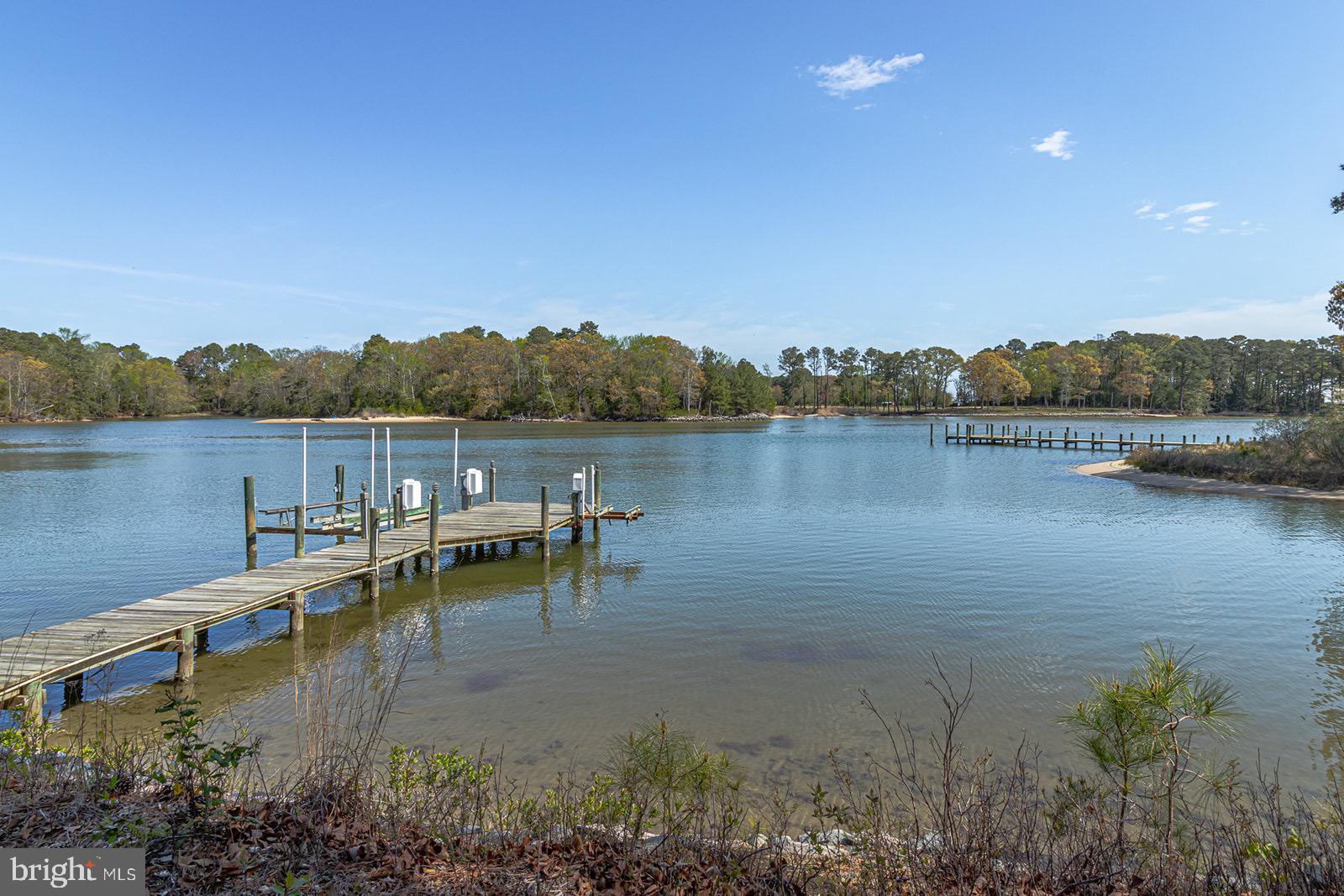 TWIN HARBORS - Residential