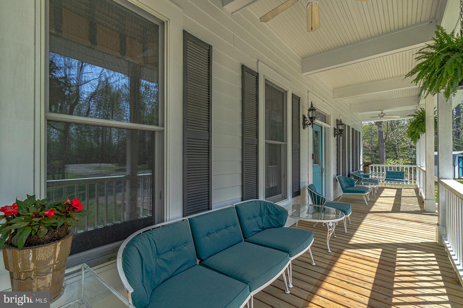 TWIN HARBORS - Residential