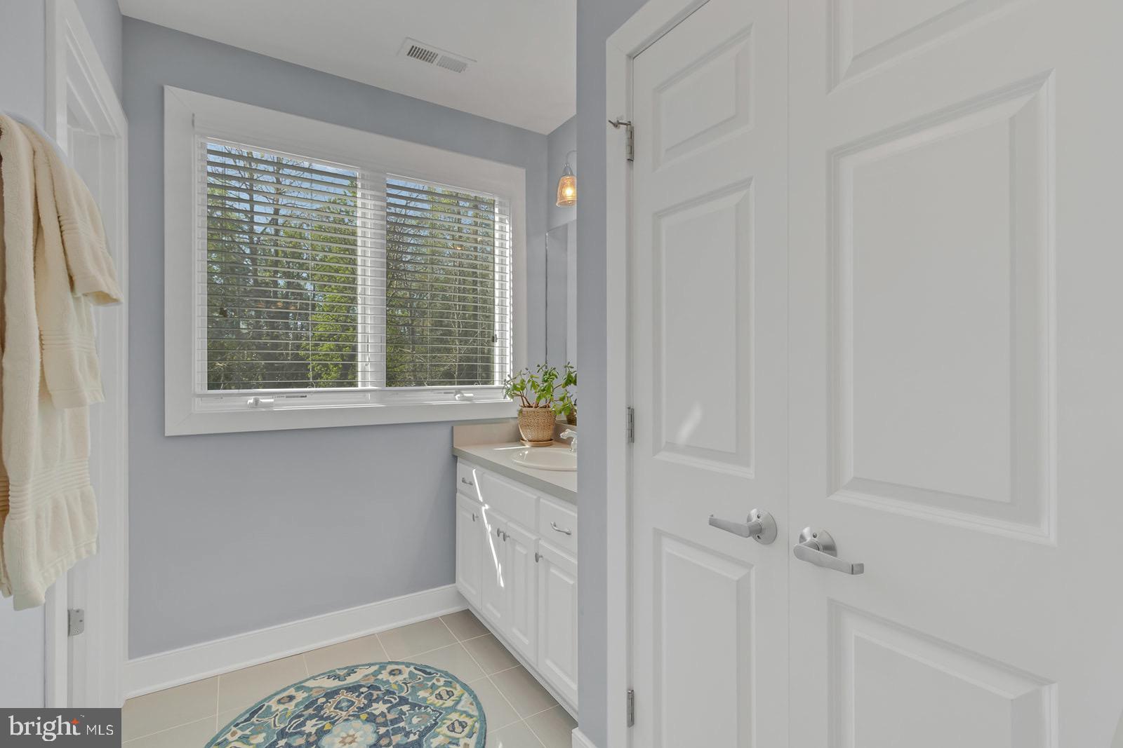 TWIN HARBORS - Residential