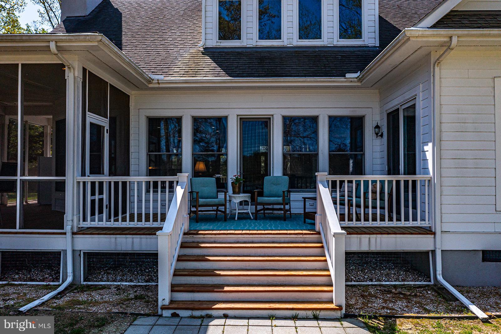 TWIN HARBORS - Residential