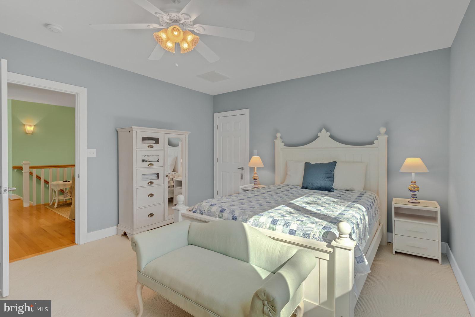 TWIN HARBORS - Residential