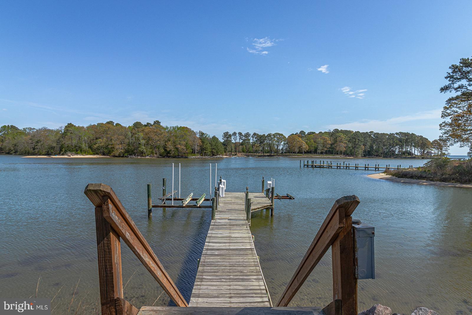 TWIN HARBORS - Residential