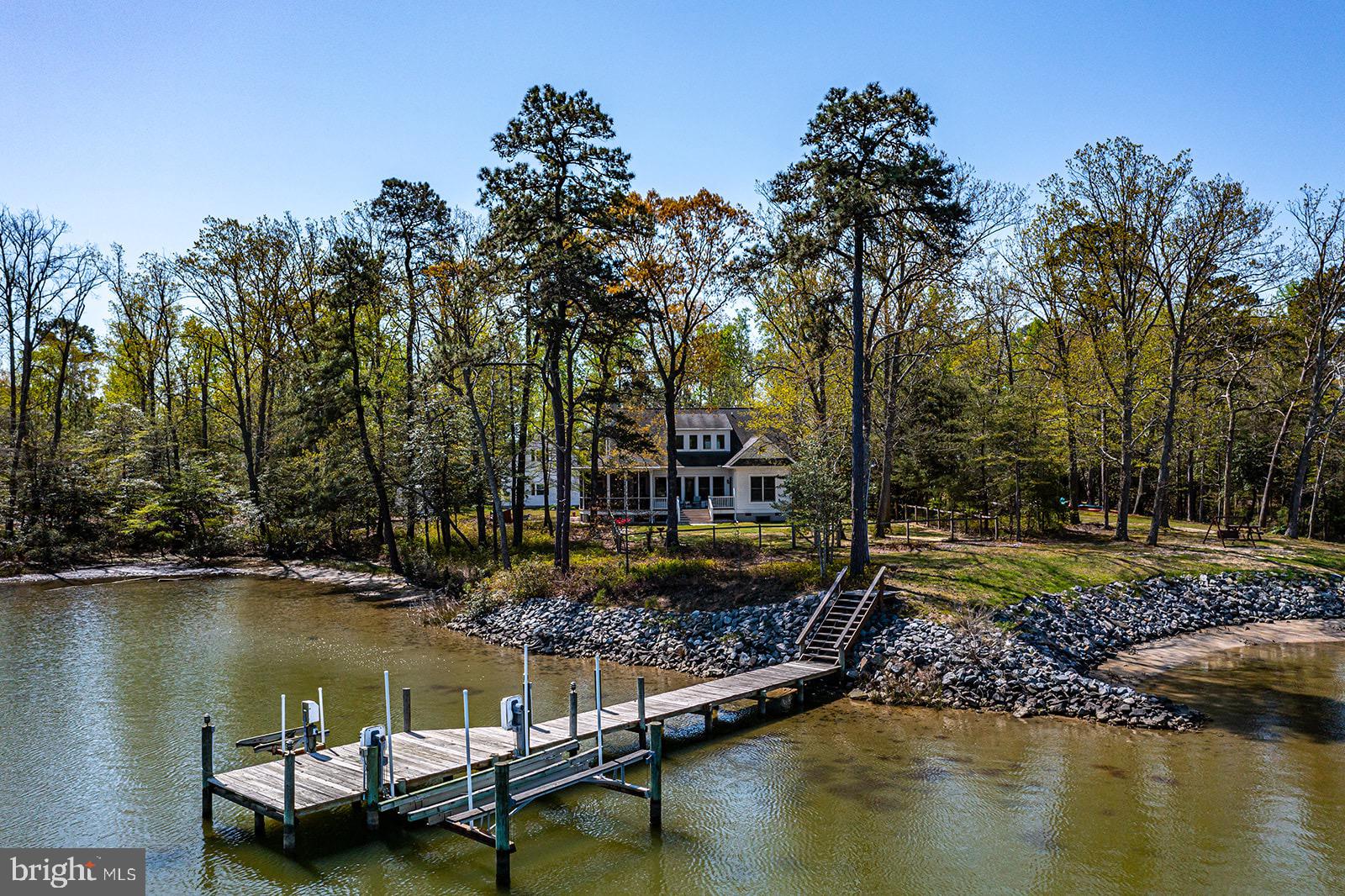 TWIN HARBORS - Residential