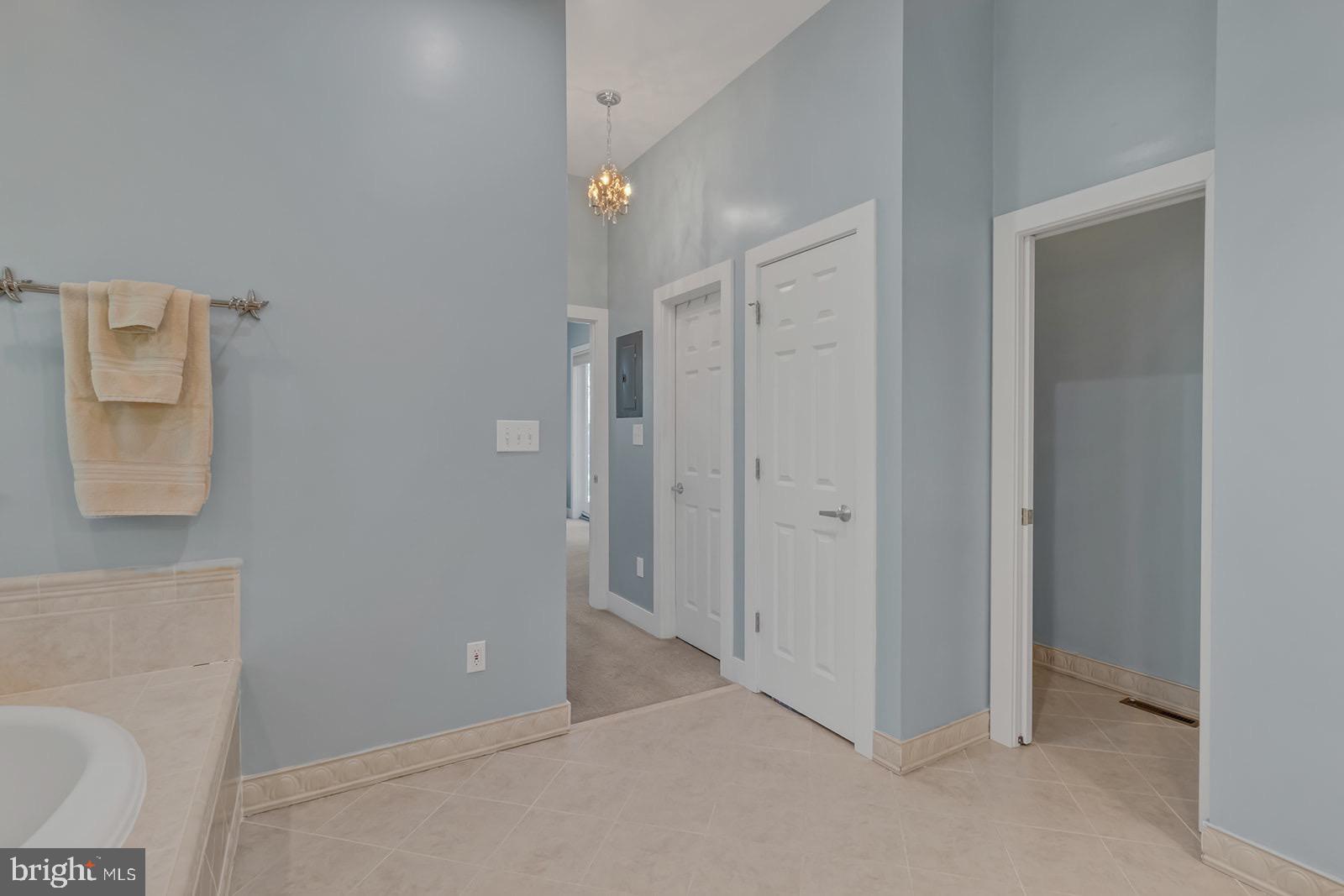 TWIN HARBORS - Residential