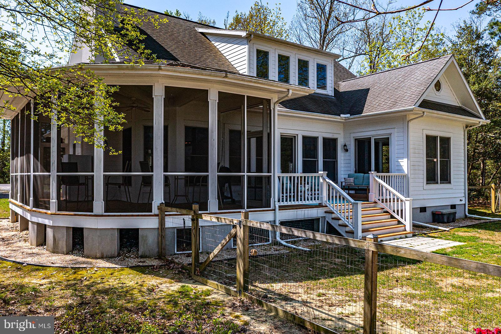 TWIN HARBORS - Residential