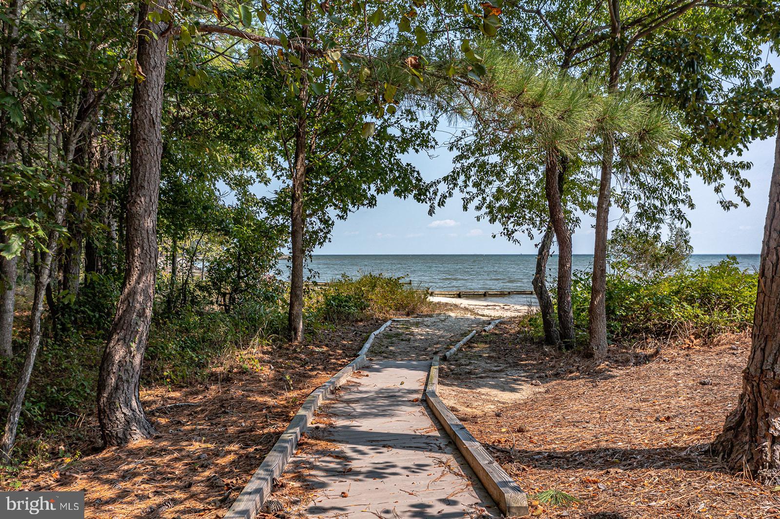 TWIN HARBORS - Residential