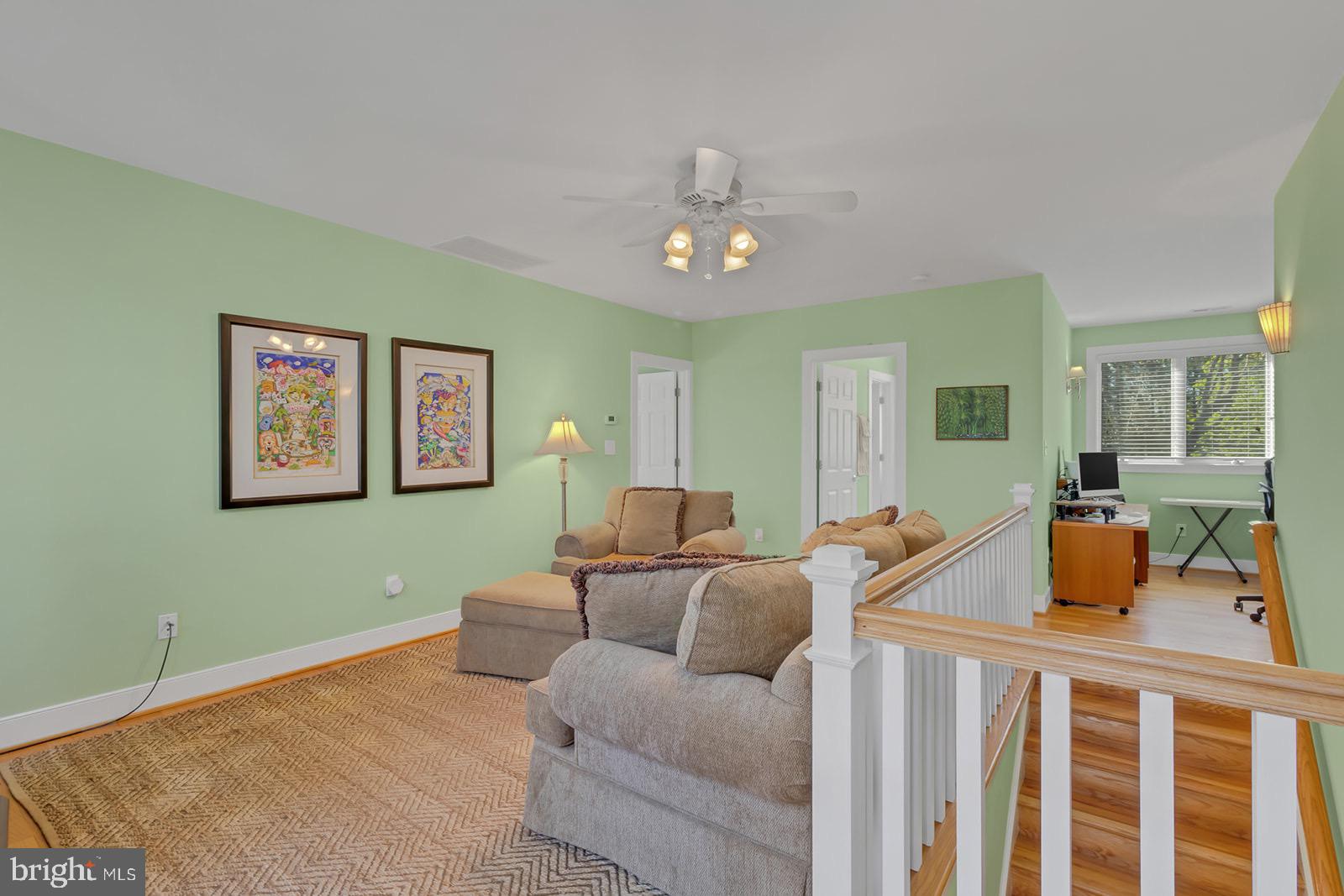 TWIN HARBORS - Residential