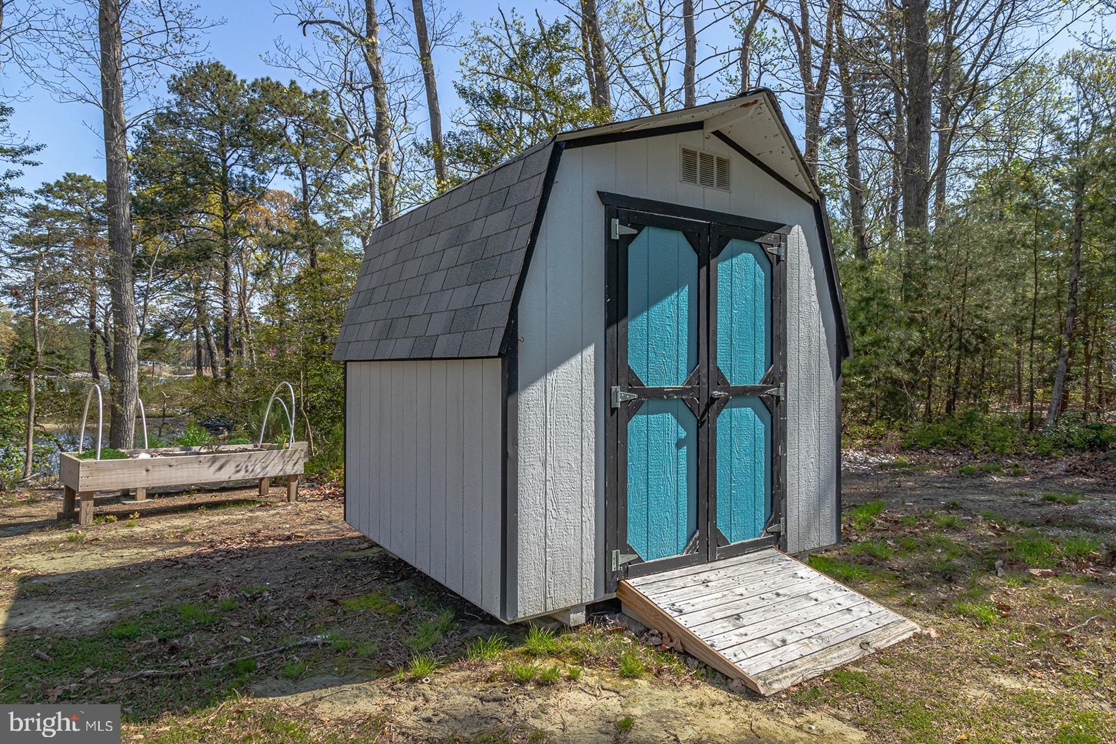 TWIN HARBORS - Residential